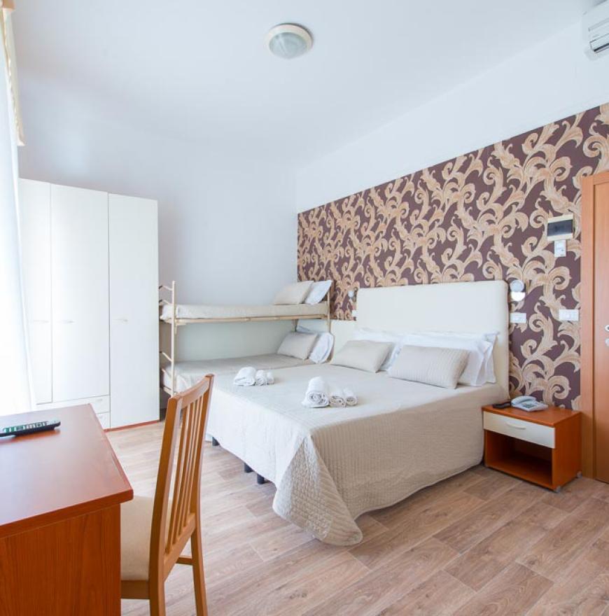 hotelgalassiarimini en rooms-comfort 022